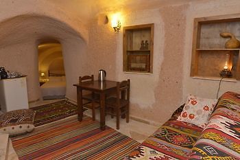 Takaev Cave House Hotel Ючхисар Екстериор снимка